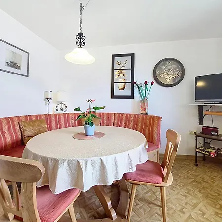 Hoellwarth By Interhome Apartament Fuegenberg